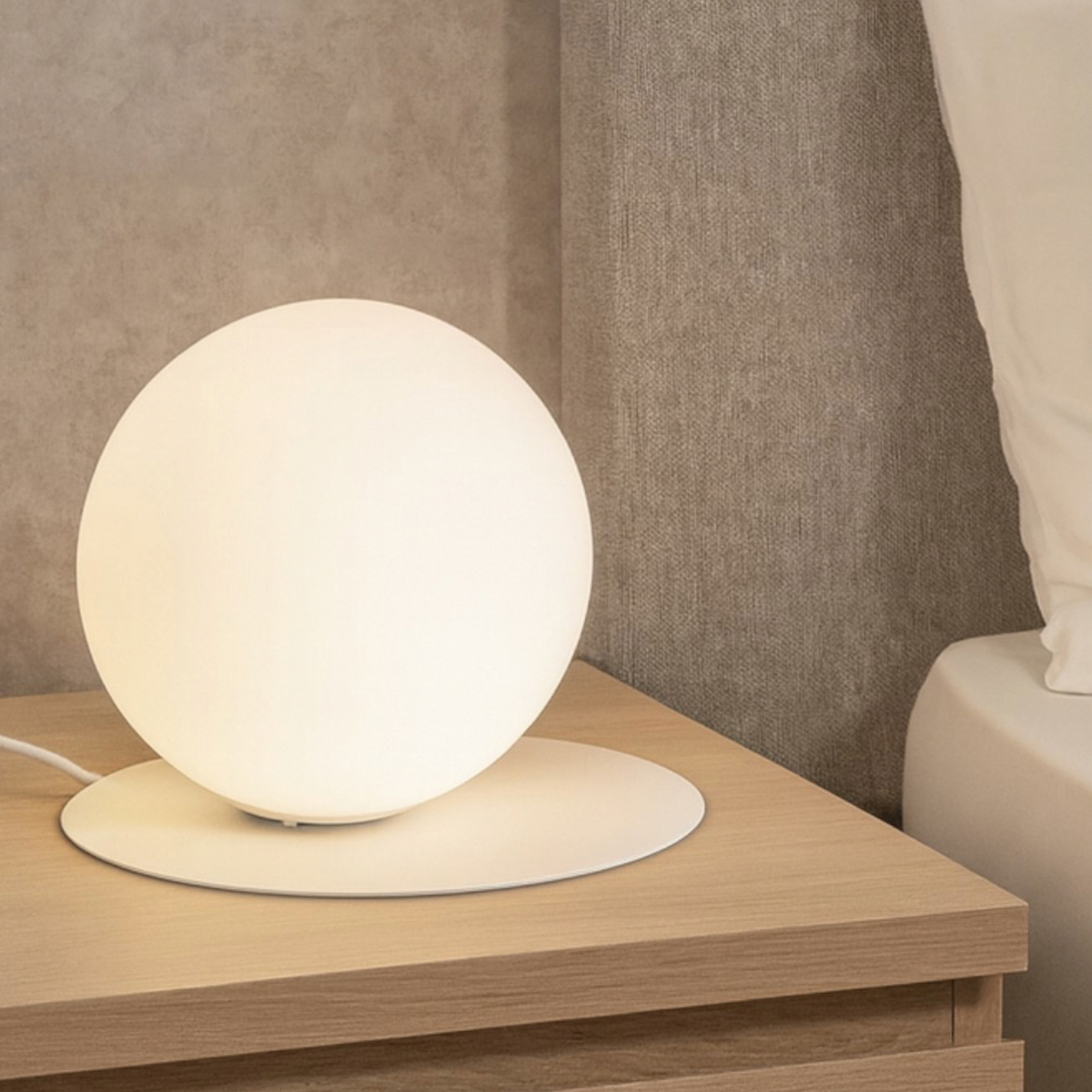 Snail lampada da tavolo abat-jour vetro bianco metallo bianco Ondaluce E14
